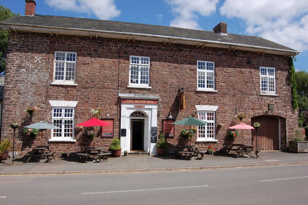 The Mitre Inn Witheridge 외부 사진