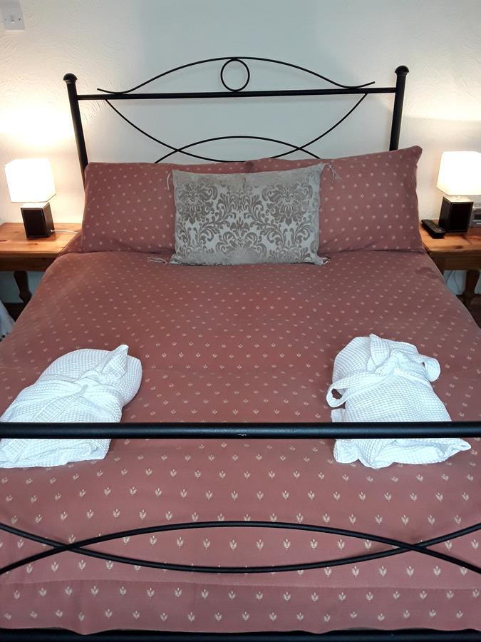 The Mitre Inn Witheridge 외부 사진